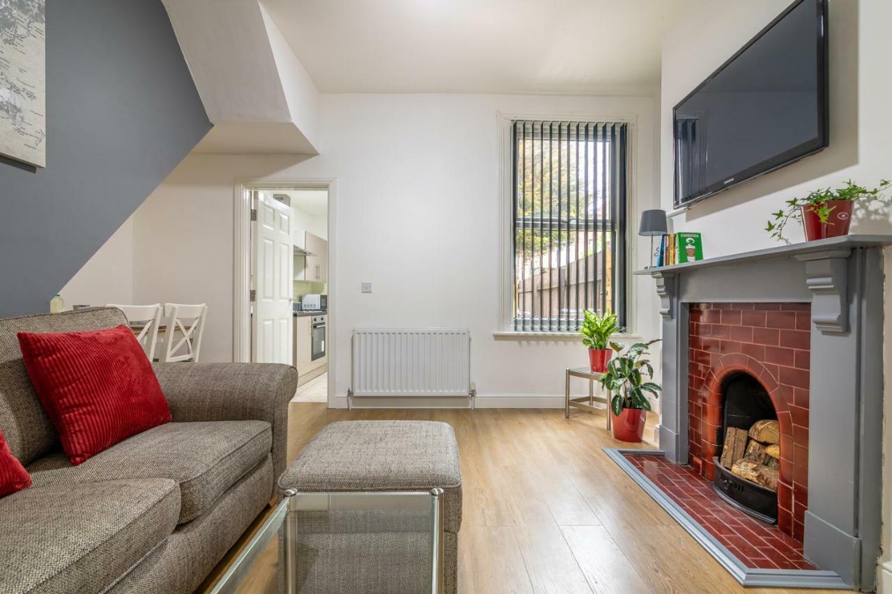 Platform Fishing Quarter 1 With Free Street Parking Apartment